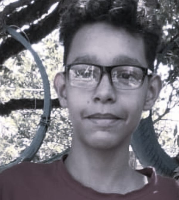 Yago Teixeira Laszlo foi sepultado na tarde deste domingo, no Cemitério Municipal