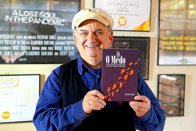 Autor instiga o leitor a colocar no papel aquilo que ainda nem sabe que sabe