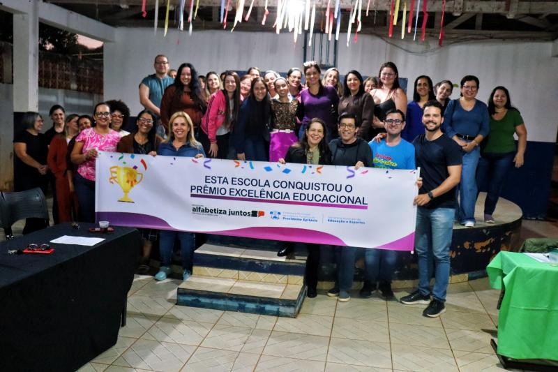 Encontro da comunidade escolar contou com presença de autoridades, coordenadores pedagógicos da escola, professores, pais de alunos
