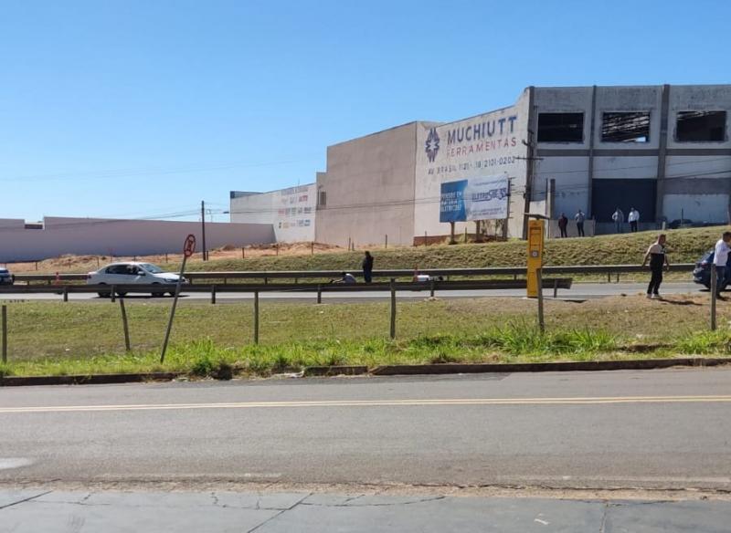 Rodovia foi totalmente liberada após a remoção de veículos da faixa de rolamento