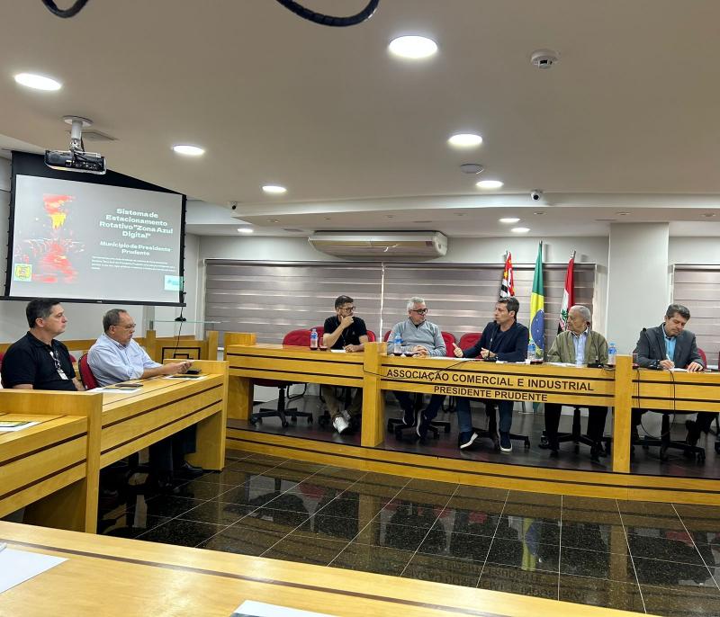 Reunião sobre Zona Azul ocorreu nesta quarta-feira, na Acipp