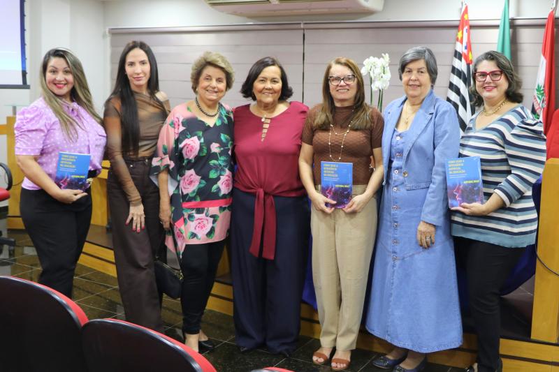 Alunas de Toninha Braz prestigiando o lançamento 