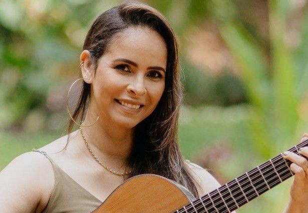 Flor Morena participa do show em homenagem a Helena Meirelles, a Dama da Viola