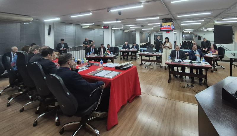No expediente com votação, vereadores deliberaram 29 requerimentos de Providências e Informações