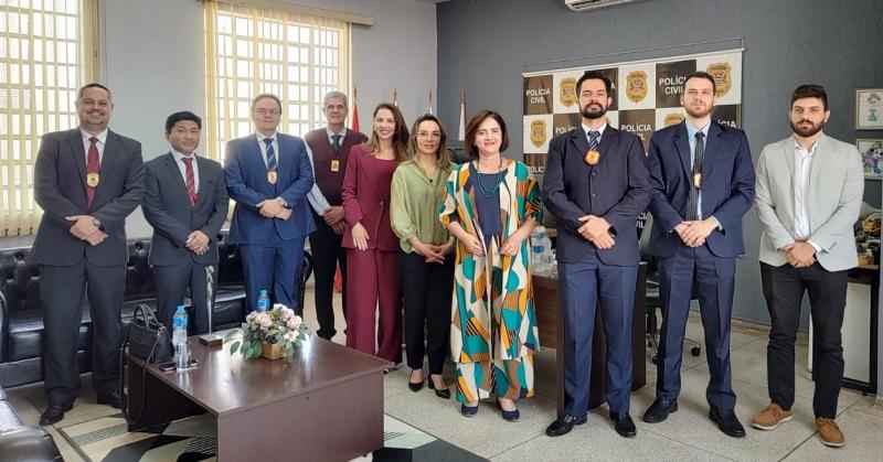 Em reunião sobre atuação nas DDMs, delegada seccional orientou autoridades policiais