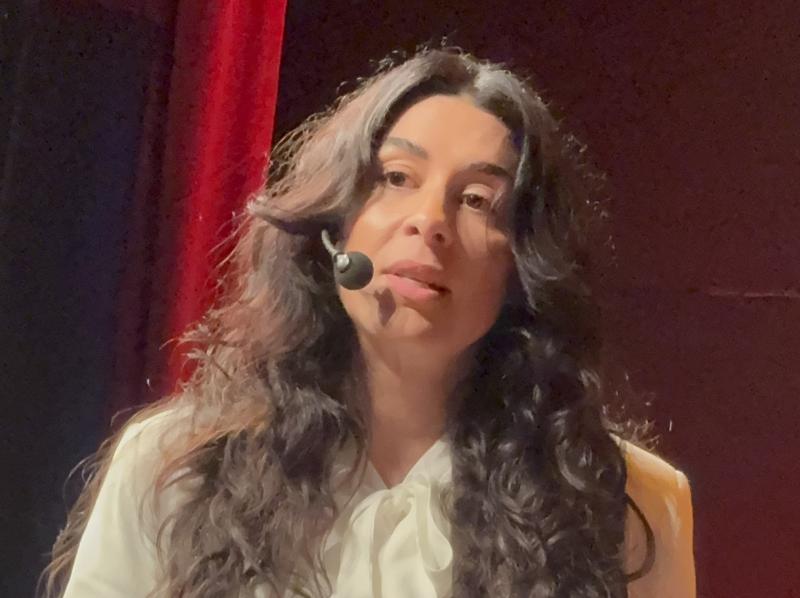 Raquel Trevisi, durante sua ´palestra no TEDxUnoeste