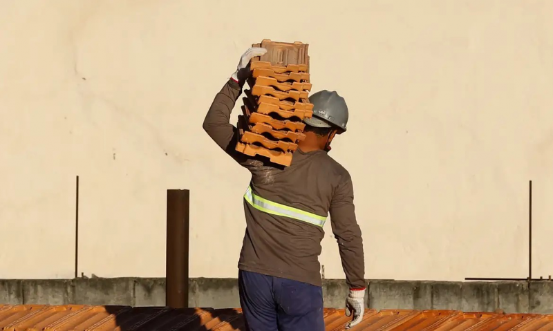 Vagas são para profissionais da construção civil
