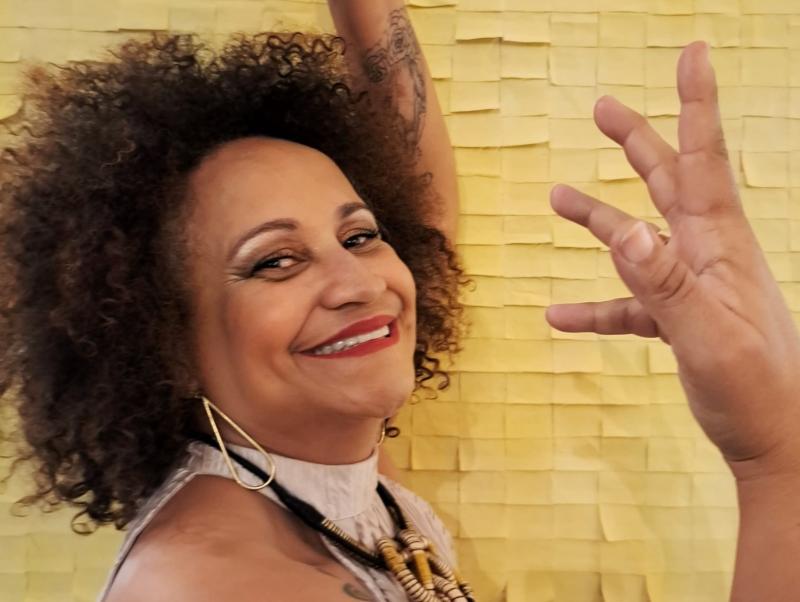 Graça Cunha transforma o espaço em uma verdadeira pista de dança