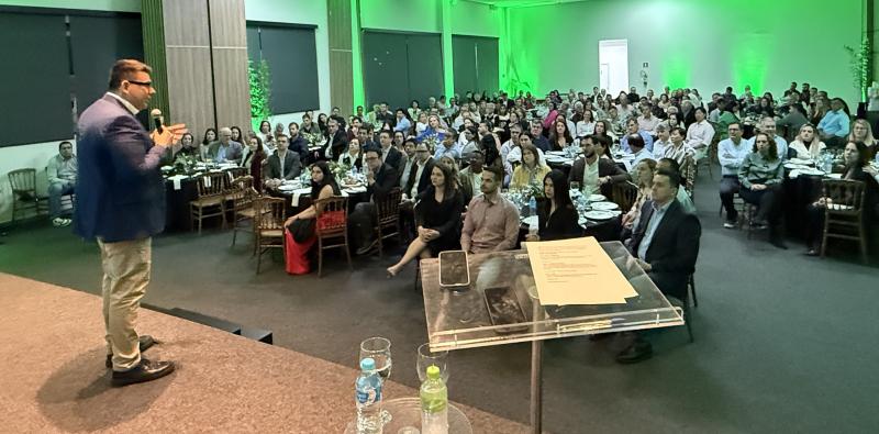 Mais de 220 pessoas participaram das palestras 
