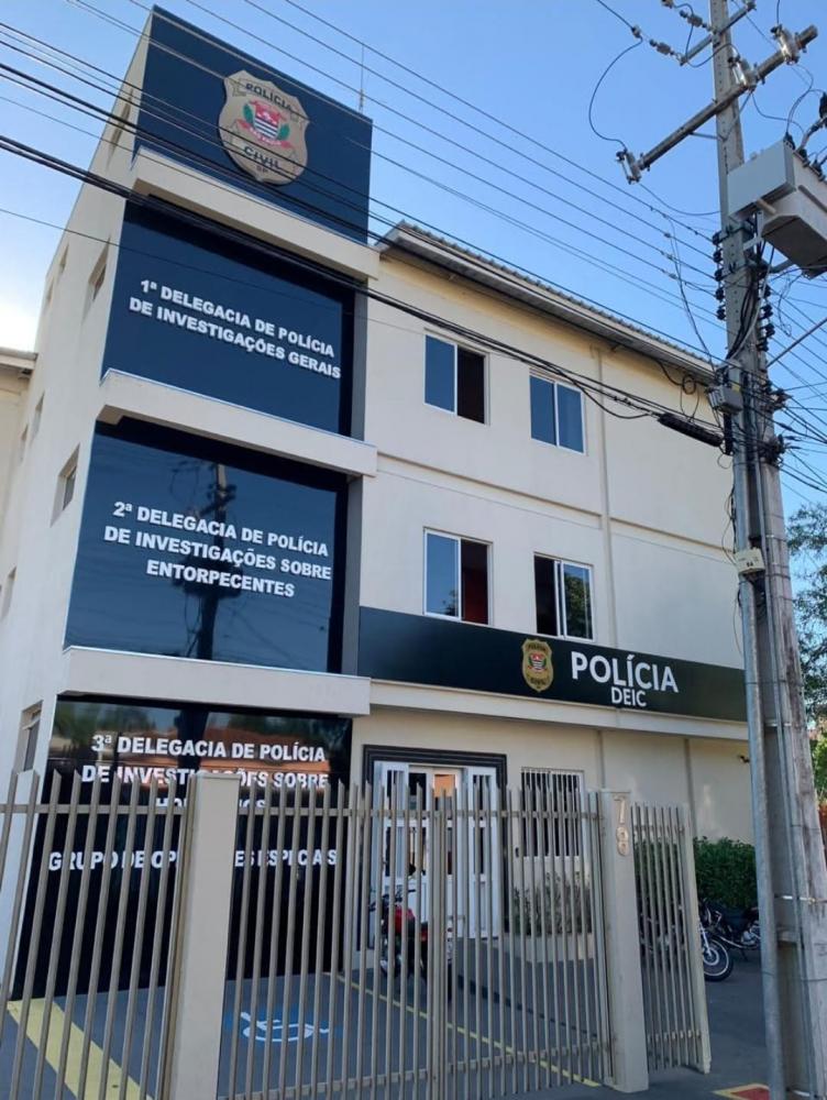 Policiais prenderam em flagrante dois homens que faziam parte de quadrilha que furtava caminhonetes