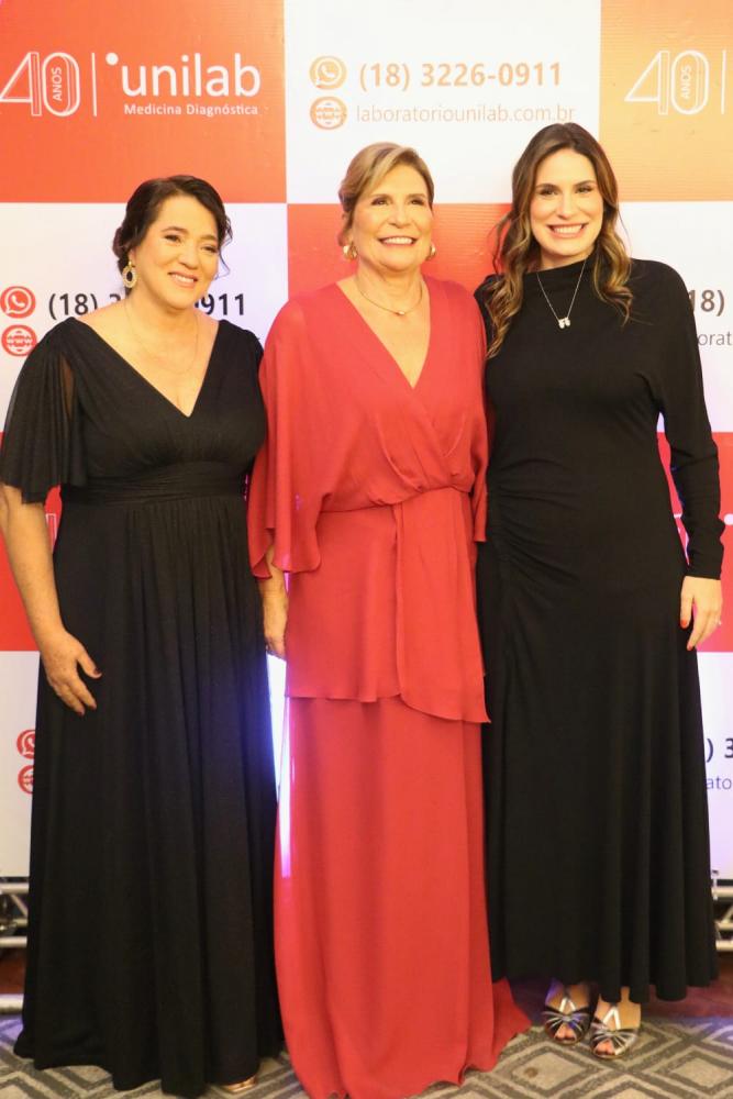 Marcia Germano Briguenti de Souza, diretora operacional; Maria Helena Cerávolo Lemos, diretora técnica e fundadora; e Bruna Cerávolo Lemos, médica hematologista e diretora médica do Unilab