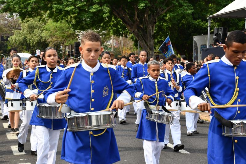 Tradicional Parada Festiva ocorrerá no dia 14, com 72 instituições participantes