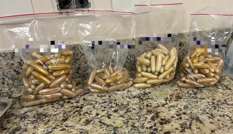 Suspeitos, que carregavam cerca de 3,4 quilos de droga no estômago, passaram por Raio X no HR