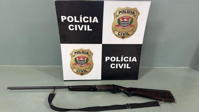 Esposa de denunciado confirmou que marido possuía armamento e apresentou espingarda aos policiais