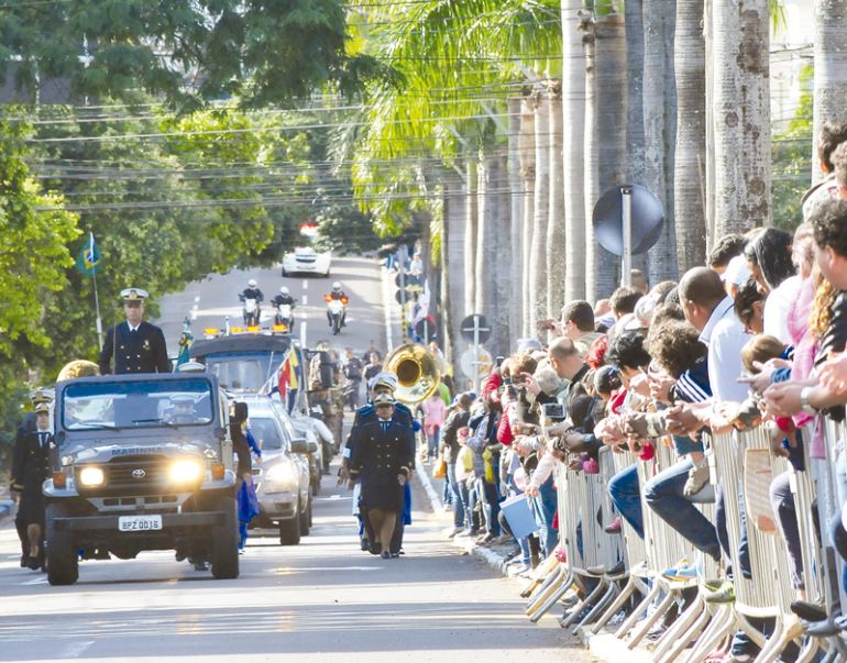 Oito linhas de ônibus vão levar população ao centro da cidade para acompanhar evento cívico