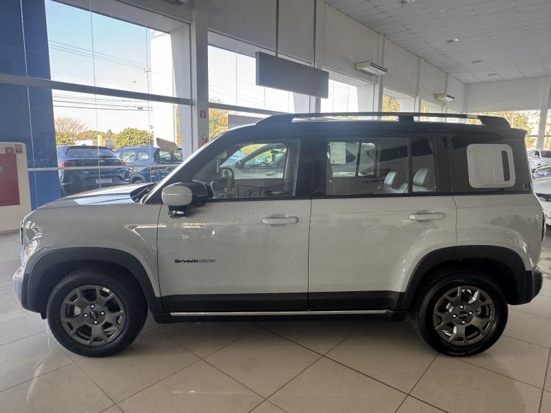 SUV compacto já está em exposição no showroom da loja