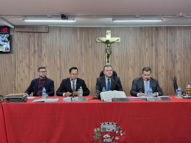 Na sessão ordinária desta segunda-feira, vereadores aprovaram onze projetos