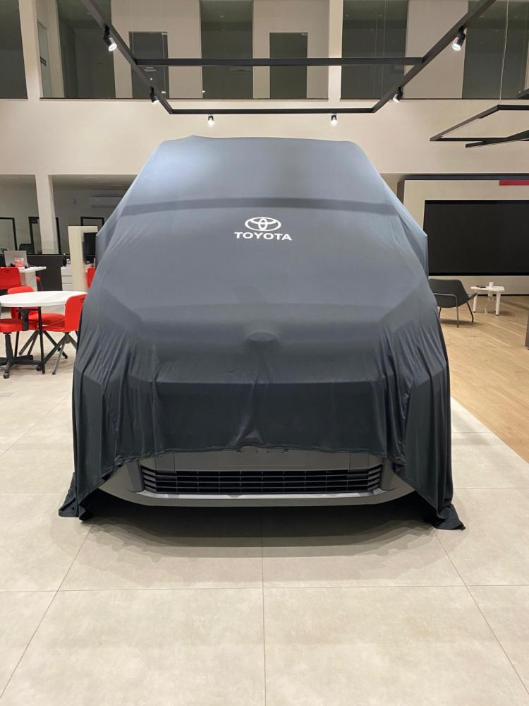 Nova van de passageiros da Toyota será lançada oficialmente hoje, a partir das 9h, na Kampai Toyota