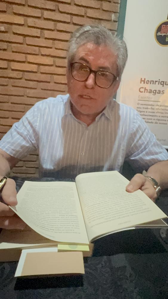 O AUTOR DE “TAVARES TERRA”, O ADVOGADO E ESCRITOR HENRIQUE CHAGAS