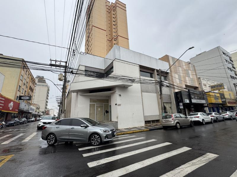 Prédio do antigo Banco Santander da Rua Barão do Rio Branco é reformado para receber futuro Shopping Popular Barão