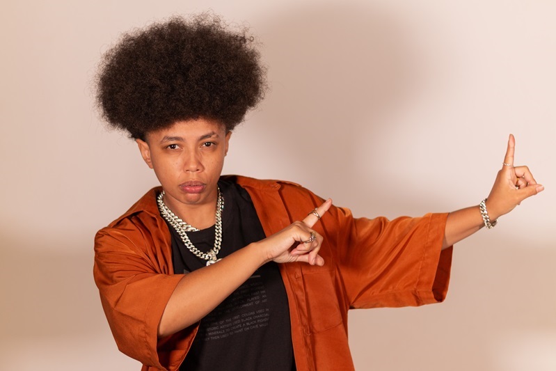 Alliblack apresenta o show “Raízes Ancestrais”, celebrando a arte de mulheres negras que marcaram a música brasileira