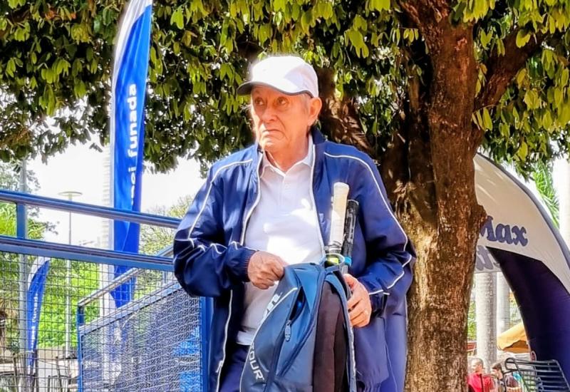 Sr. Carlos Prada, 82 anos, foi uma inspiração aos demais tenistas 