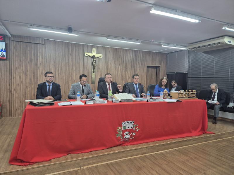 Vereadores aprovaram cinco projetos na sessão ordinária desta segunda-feira