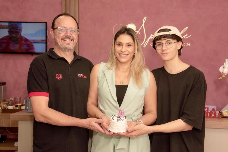 Daniela, o esposo Jordao e o filho