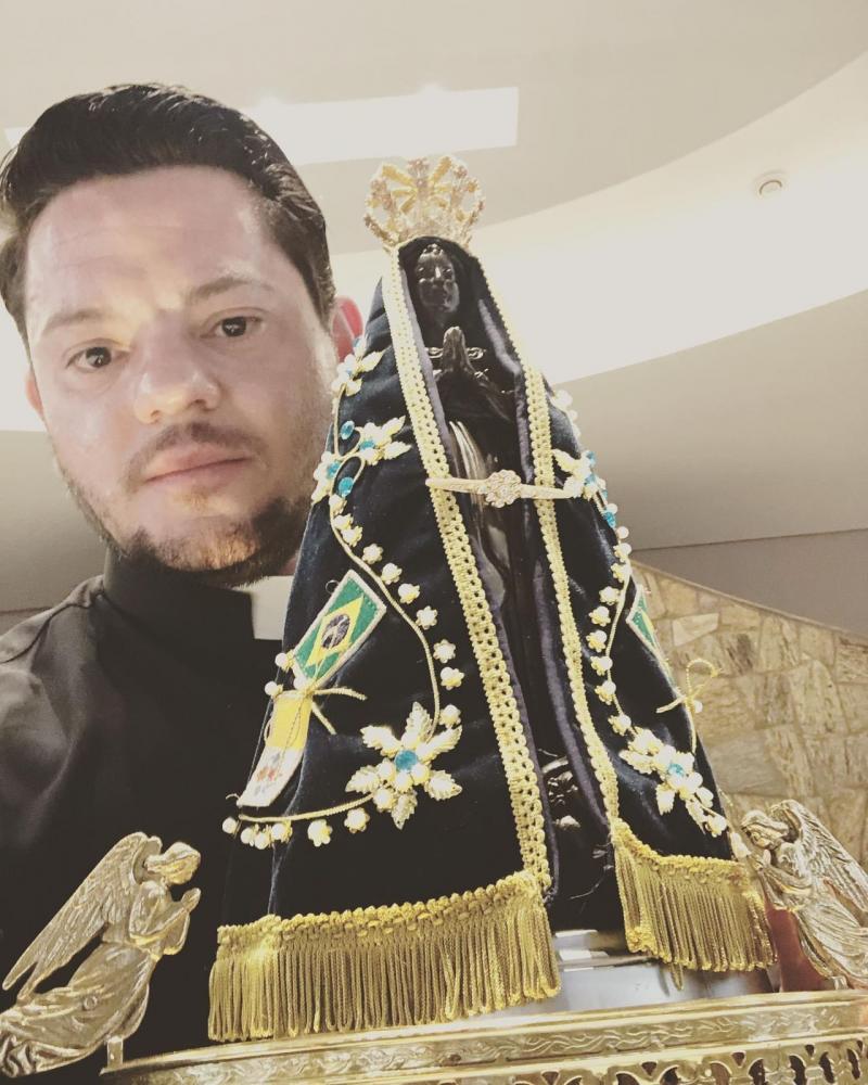 Padre Armando pontua que são inúmeros os fiéis da região que participam das peregrinações à Aparecida