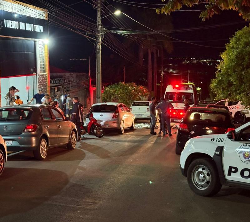 Idoso foi encontrado caído, já sem vida, na Rua Dib Buchala, em local que passou por perícia