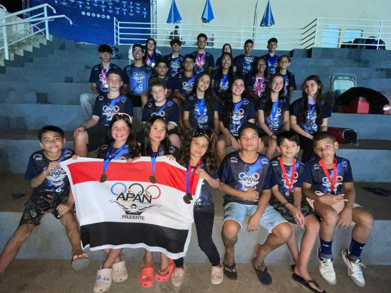 Nadadores da Apan/Criarte/Semepp fizeram bonito e trouxeram para casa 50 medalhas