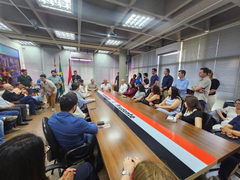 Programa da Assistência Social foi lançado na manhã desta quinta, no gabinete do Executivo