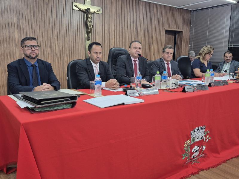 Durante sessão ordinária, vereadores apreciaram e discutiram 14 projetos