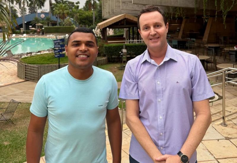  Guilherme Alencar e Paulo Silvio Sanches, organizadores do Baile do Havaí 2025
