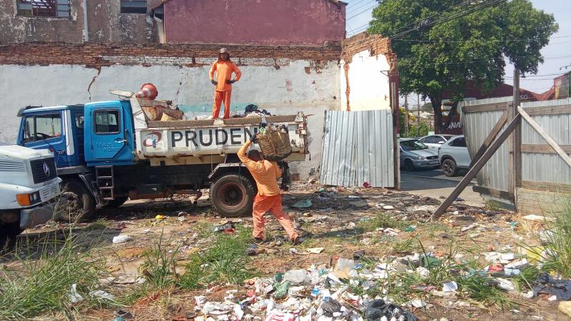 Mutirão visa remoção de materiais inservíveis em bairros de Prudente