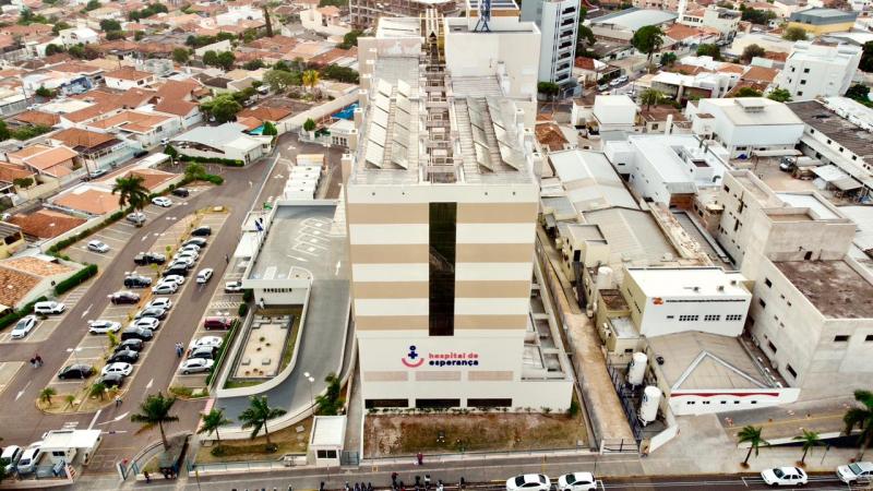 Com mais de 400 colaboradores e um corpo clínico formado por cerca de 130 médicos, Hospital de Esperança reúne 25 especialidades médicas