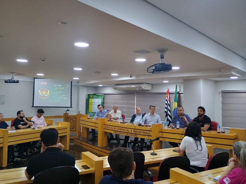 Reunião para alinhar ações da temporada natalina ocorreu nesta sexta, na Acipp