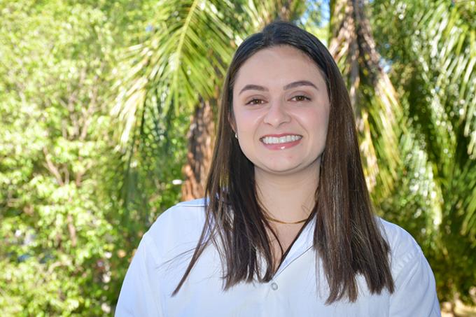 Médica veterinária Isabella Braghin Ferreira