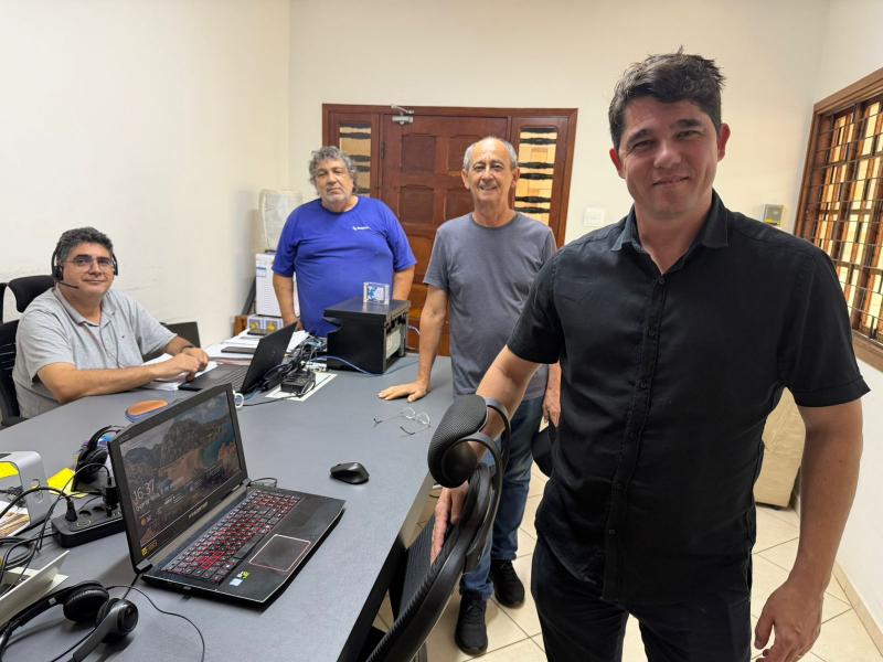 Evandro Diego Magro, Roberto Grilo, Cícero Gregório e colaborador Sergio Gregório apresentam Efix Telecom