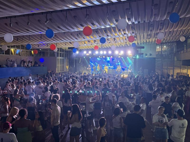 Público do B-Day do Cacá, no Tênis Clube