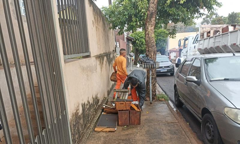 Mutirão de limpeza no setor 2 teve início nesta segunda