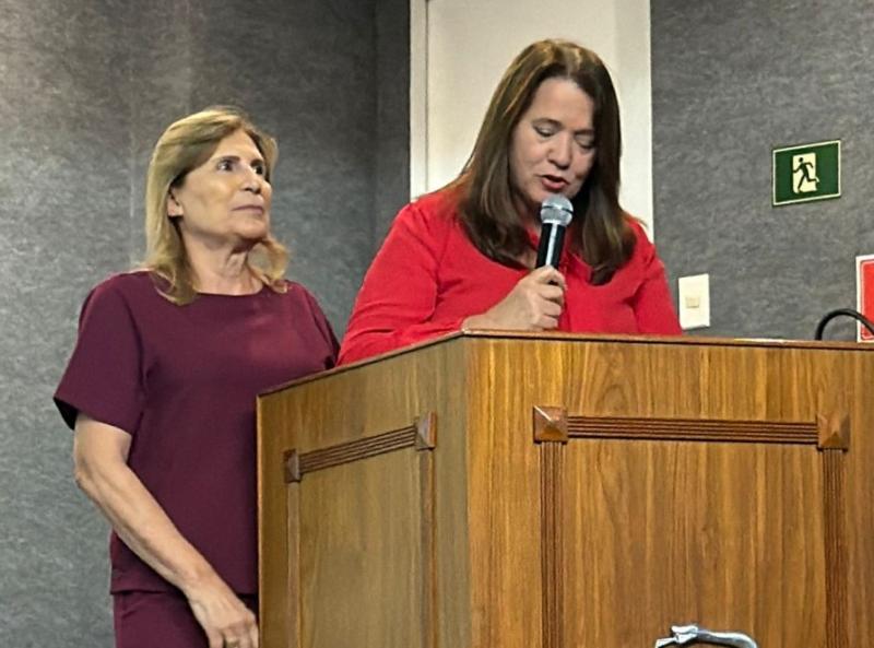 As diretoras do Laboratório Unilab, Maria Helena Ceravolo e Márcia Brighenti