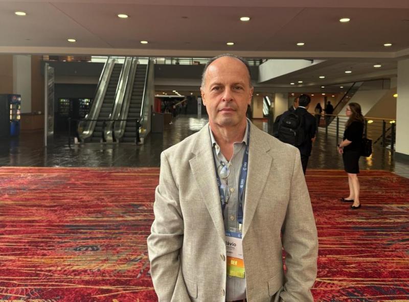 DR. Flávio Porto no congresso de cirurgias da coluna em Charlotte, EUA