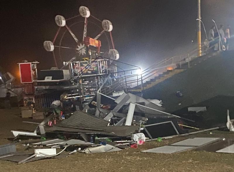 Ventania causou estragos na Expo Teodoro na noite de ontem