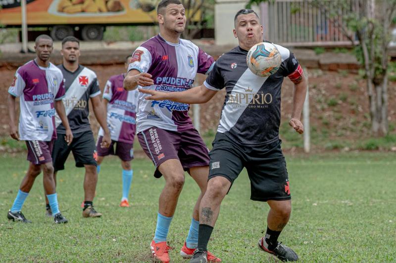 Pela Primeira Divisão, Aston Villa derrotou o Vasco Ana Jacinta por 1 x 0