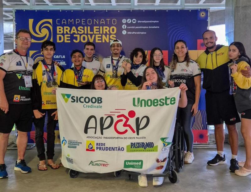 Composta por 9 atletas, equipe levou 31 ouros, 5 pratas e 2 bronzes