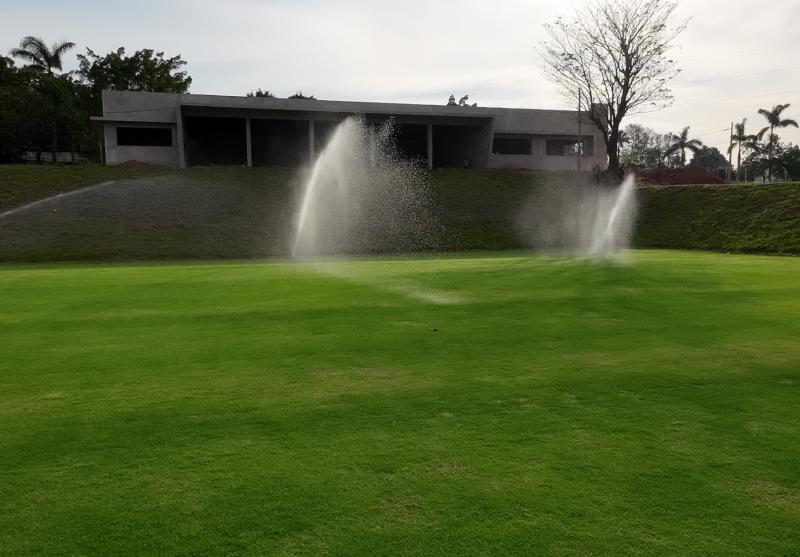 Quatro campos de futebol, cada um deles com um custo de cerca de R$ 1 milhão, estão prontos