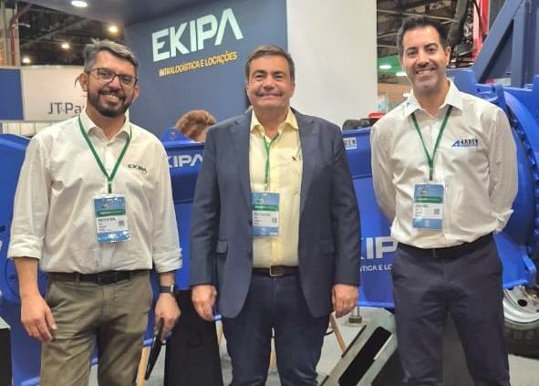 Evaldo Oliveira, executivo da EKipa, com Renato Salteiro e Jesus Nunes, diretor comercial da Arden francesa