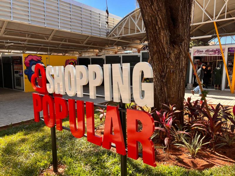 Estão disponíveis 133 unidades comerciais e mais 4 espaços para trailers na praça de alimentação