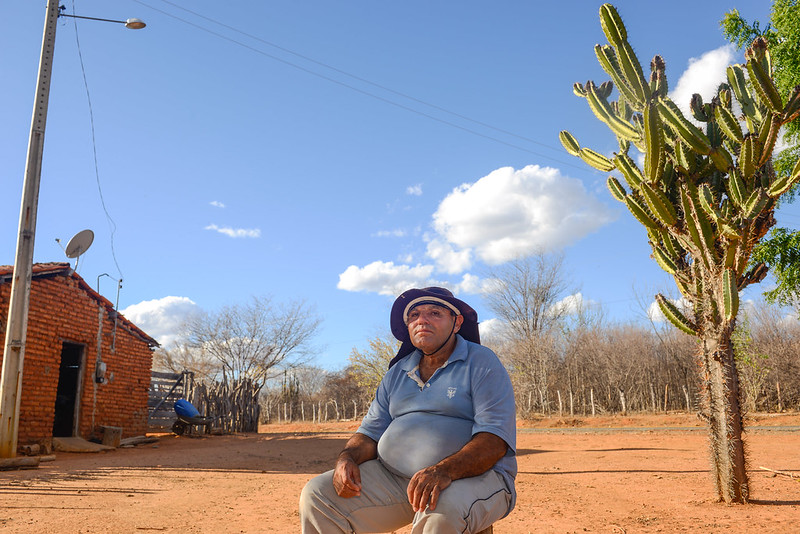 Ao todo, 680 mil famílias estão aptas a solicitar a nova parabólica digital gratuita nas três fases do programa; trabalho será realizado em 323 cidades de 16 Estados até abril de 2026